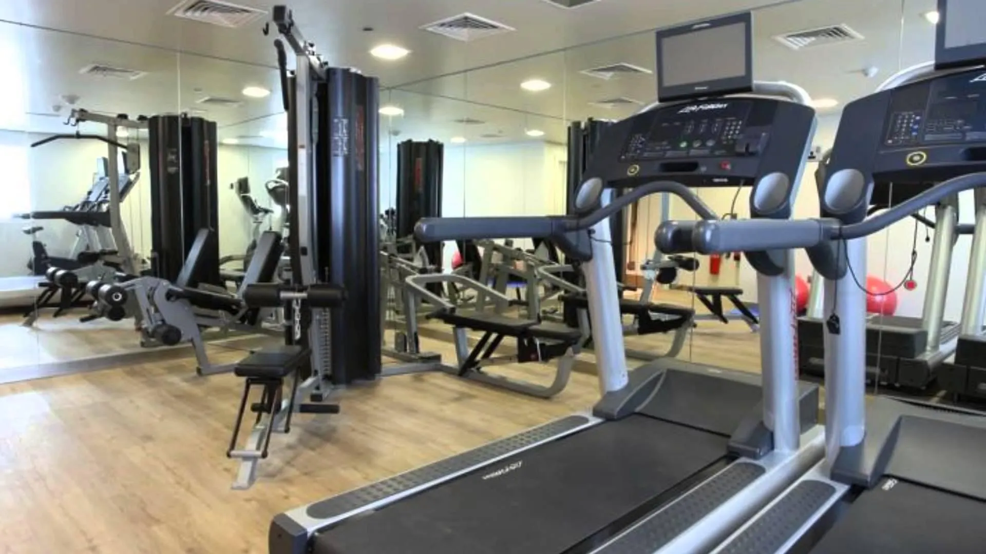 Ibis Styles Sharjah Hotel 3*,