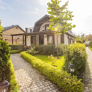 https://petrani-nivki.hotels-of-kiev.com